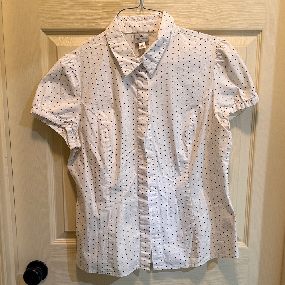 Worthington Stretch White Dotted Short Sleeve Blouse